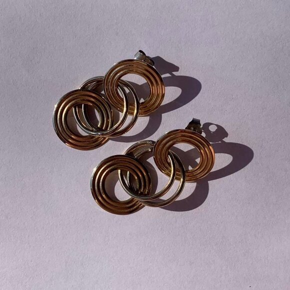 large gold geometric hoop earrings - Picture 2 of 2